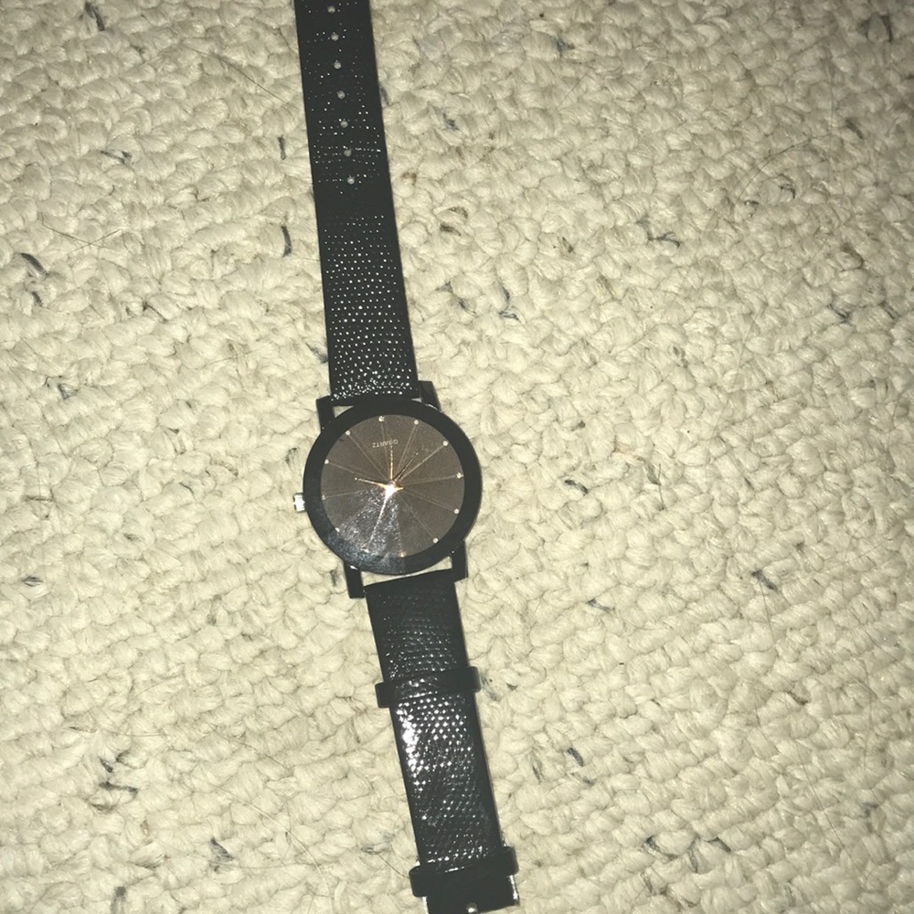Super cute black watch
